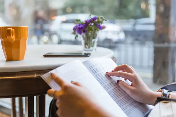 电脑用什么插头充电好